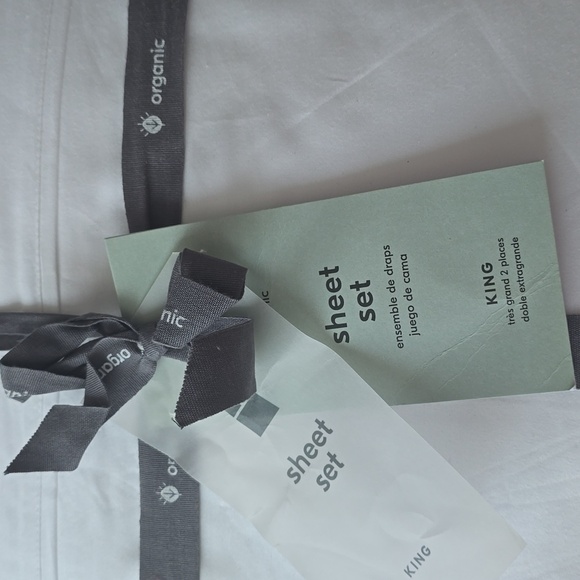 Luxury White Sheet Set 400-Thread-Count Sateen Wide Hem,King  & Queen, $189.00US - Picture 8 of 16